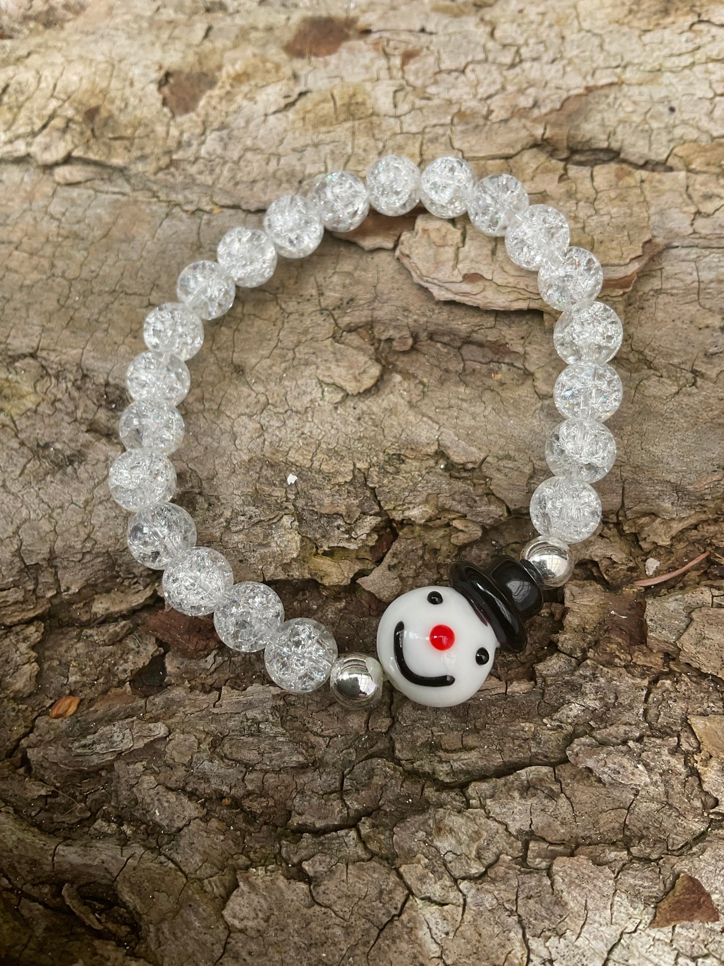 Ein Perlenarmband mit Schneemann Perle 