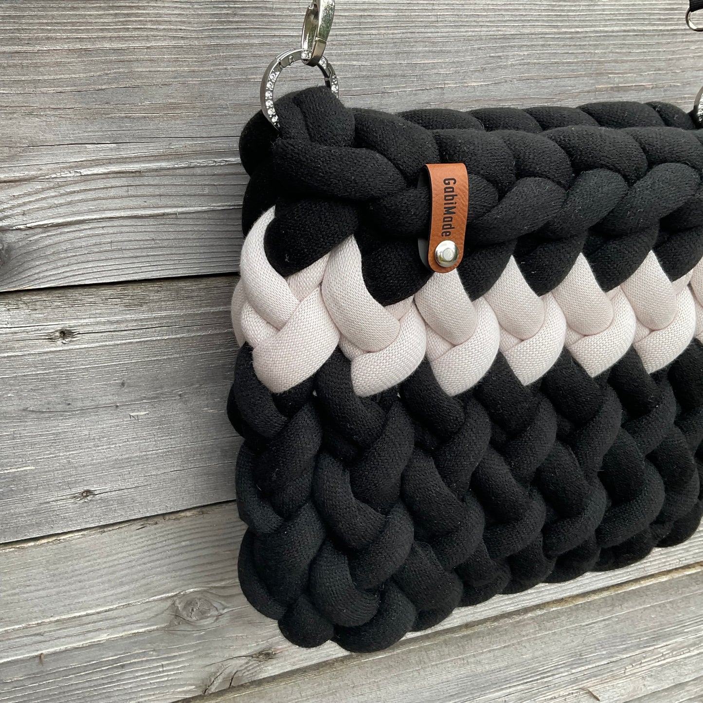 Crossbody🖤🤍Ophelia