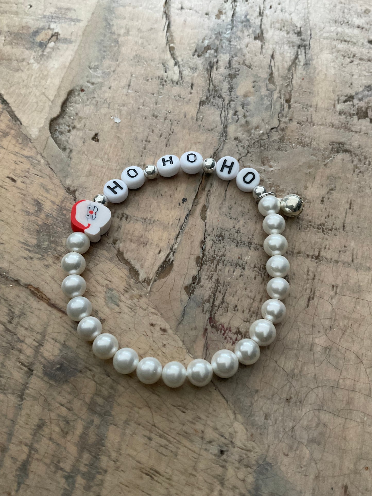 Perlenarmband mit Wichtel und Glöckchen 