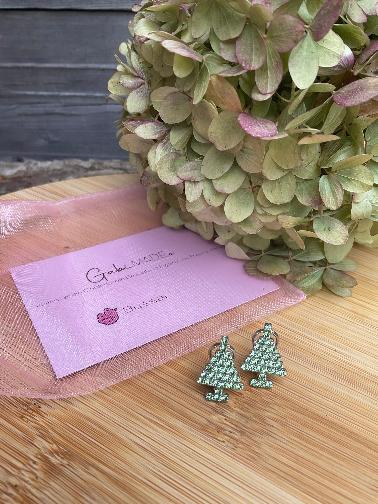 Glitzernde Tannenbaum Ohrringe in grün 
