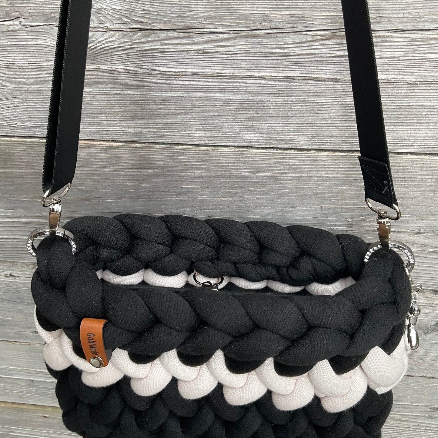 Crossbody🖤🤍Ophelia