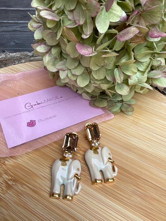 Ohrringe  mit einem Elefanten und Glitzerstein